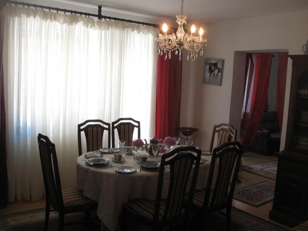 티바트 Madam Svetlana B&B 외부 사진